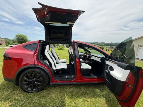 Used 2023 Tesla Model X AWD/4WD image 21
