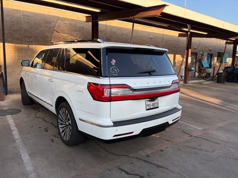 Used 2021 Lincoln Navigator L Reserve RWD image 5
