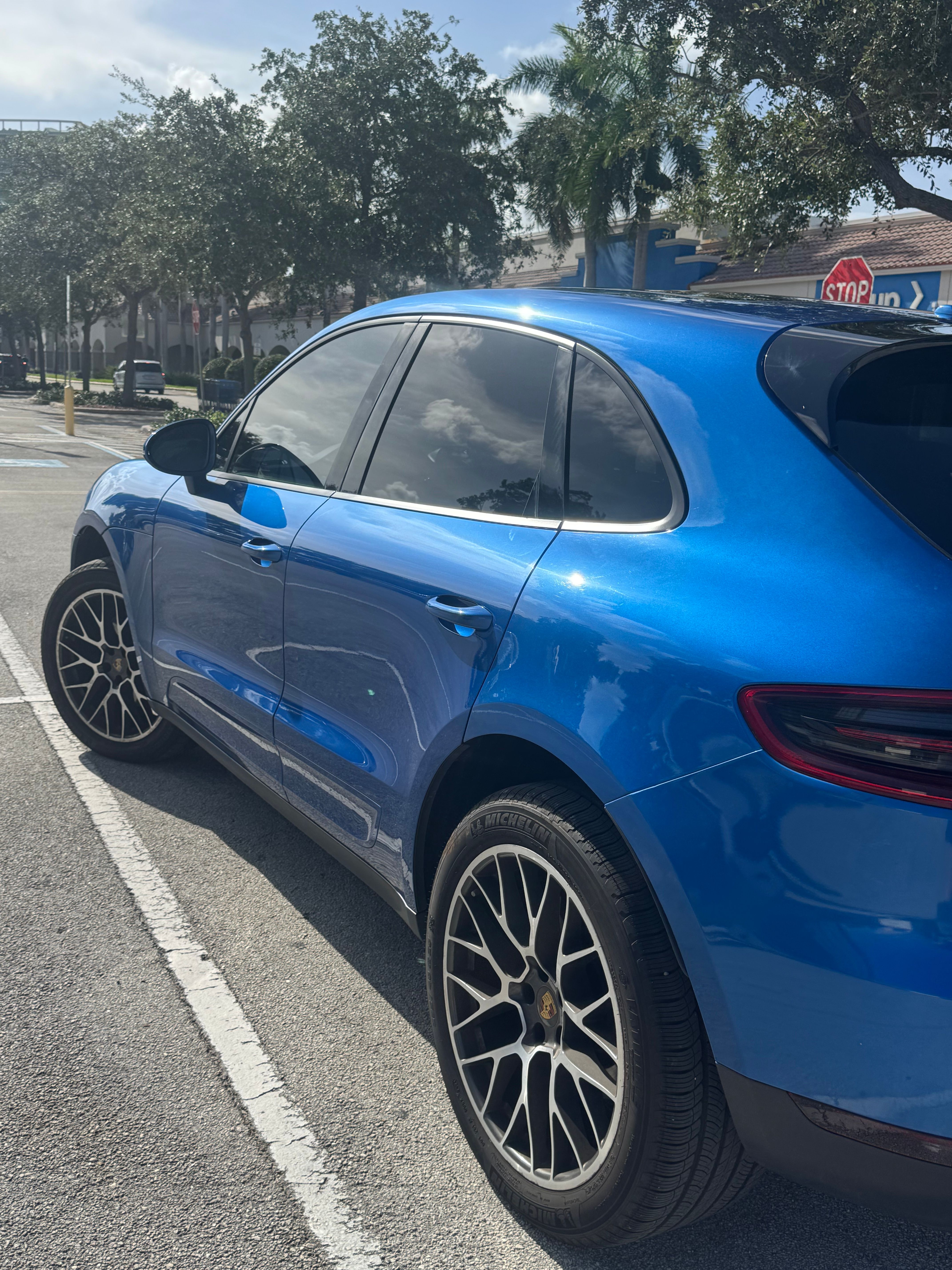 Used 2015 Porsche Macan S AWD/4WD image 4