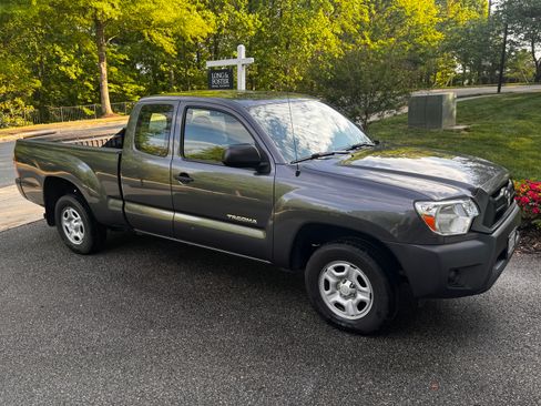 Used 2013 Toyota Tacoma 2WD Access Cab image 6