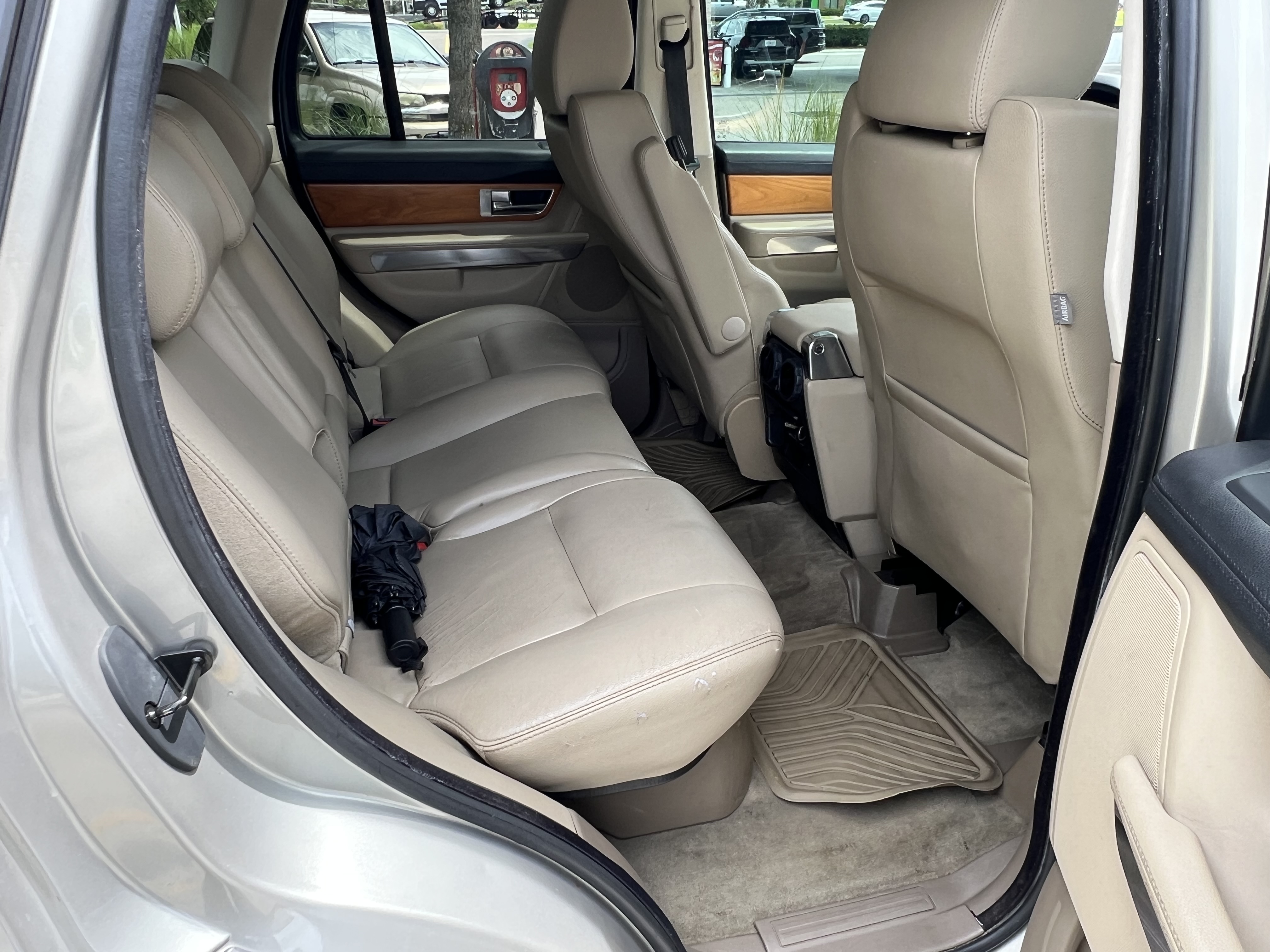 Used 2011 Land Rover Range Rover Sport HSE AWD/4WD image 14