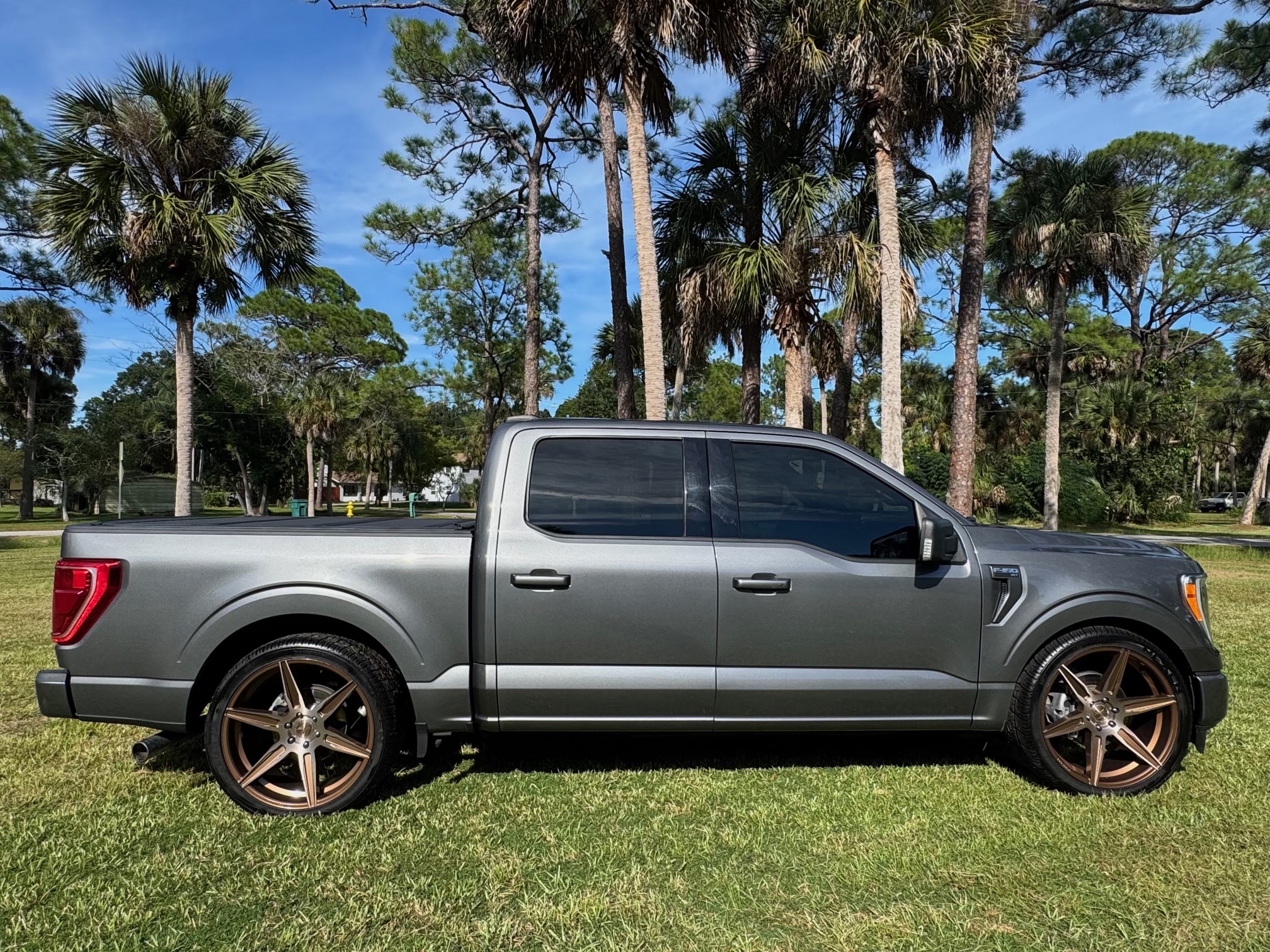 Used 2022 Ford F150 XLT w/ Equipment Group 302A High RWD image 8