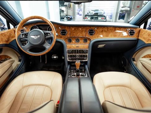 Used 2011 Bentley Mulsanne RWD image 9