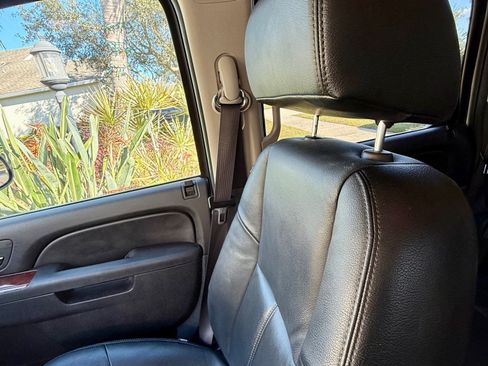 Used 2013 Chevrolet Tahoe LS image 21