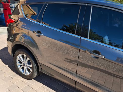 Used 2019 Ford Escape SE image 11