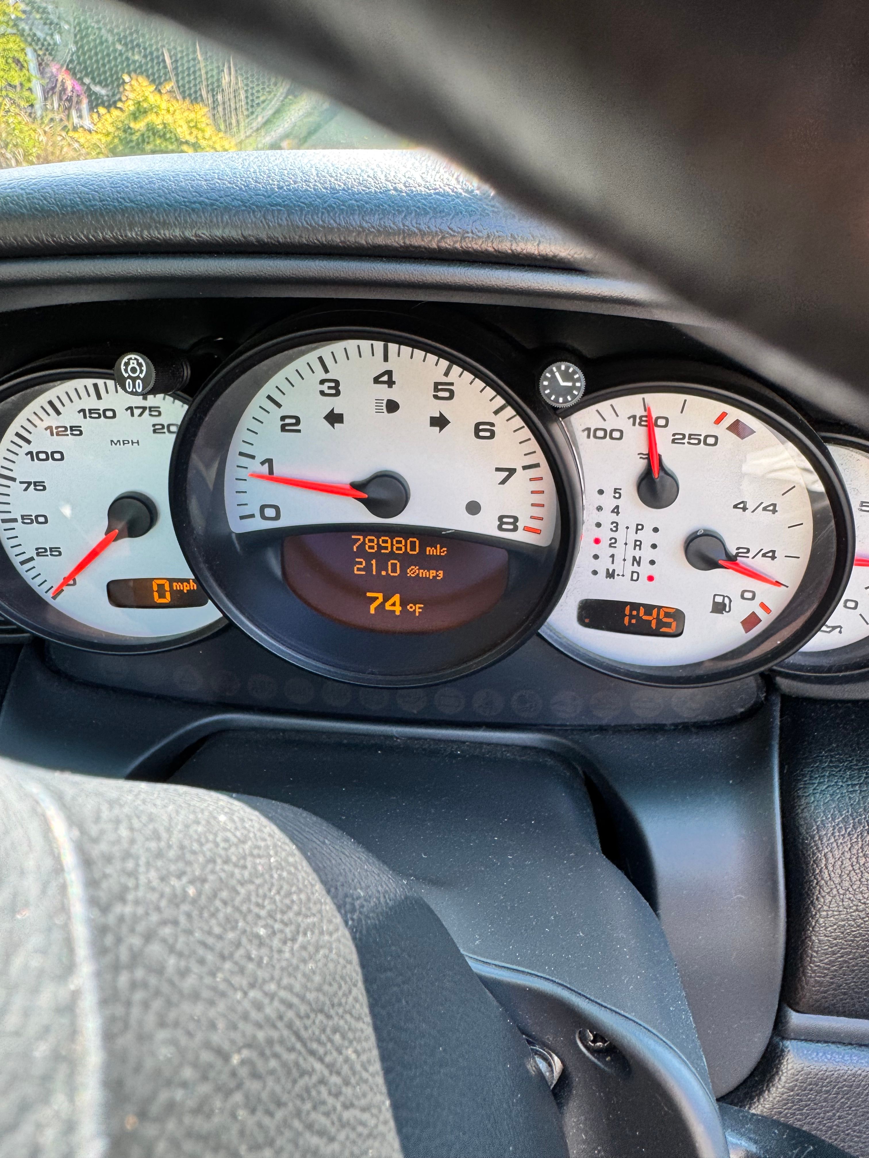 Used 2004 Porsche 911 Carrera 4 AWD/4WD image 9