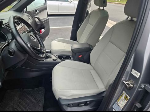 Used 2021 Volkswagen Tiguan SE R-Line image 11