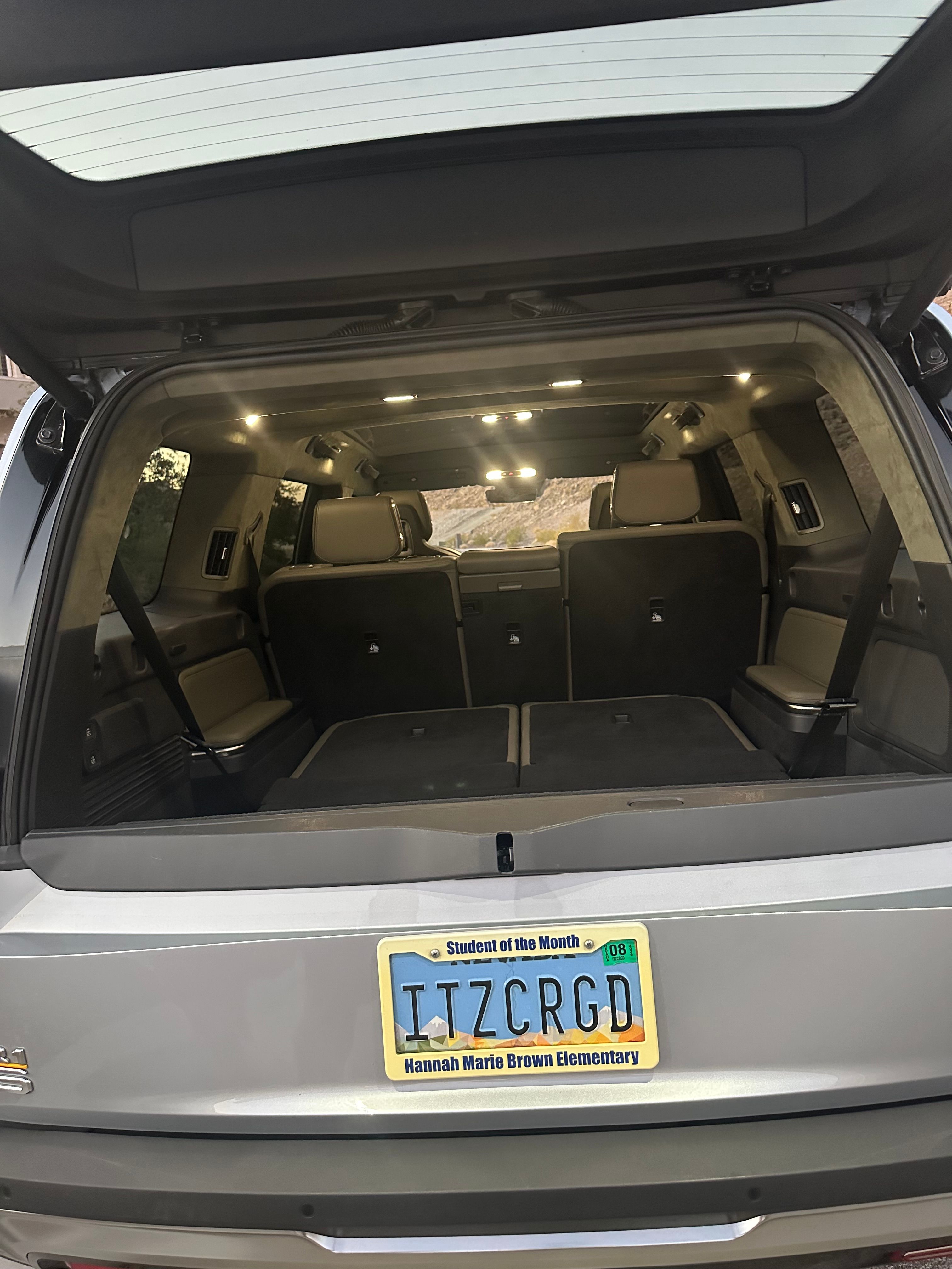 Used 2023 Rivian R1S Adventure AWD/4WD image 11