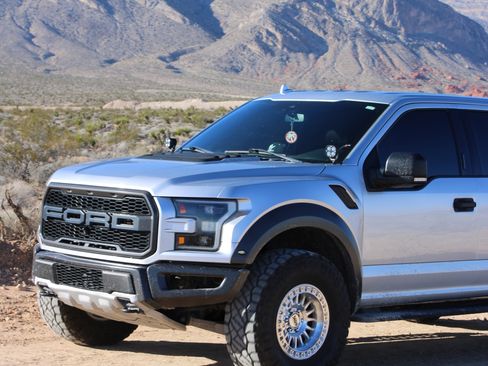 Used 2019 Ford F150 Raptor w/ Equipment Group 801A Mid image 1