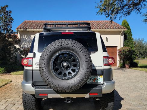 Used 2012 Toyota FJ Cruiser Sport Utility 2D image 5