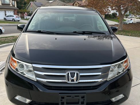 Used 2011 Honda Odyssey Touring Elite image 5