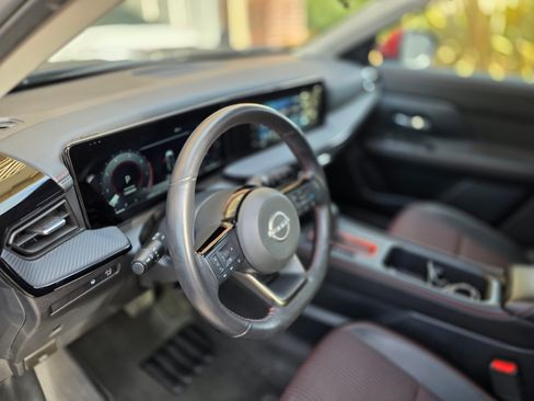 Used 2025 Nissan Kicks SR image 10