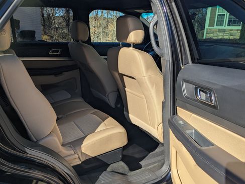 Used 2016 Ford Explorer FWD image 13