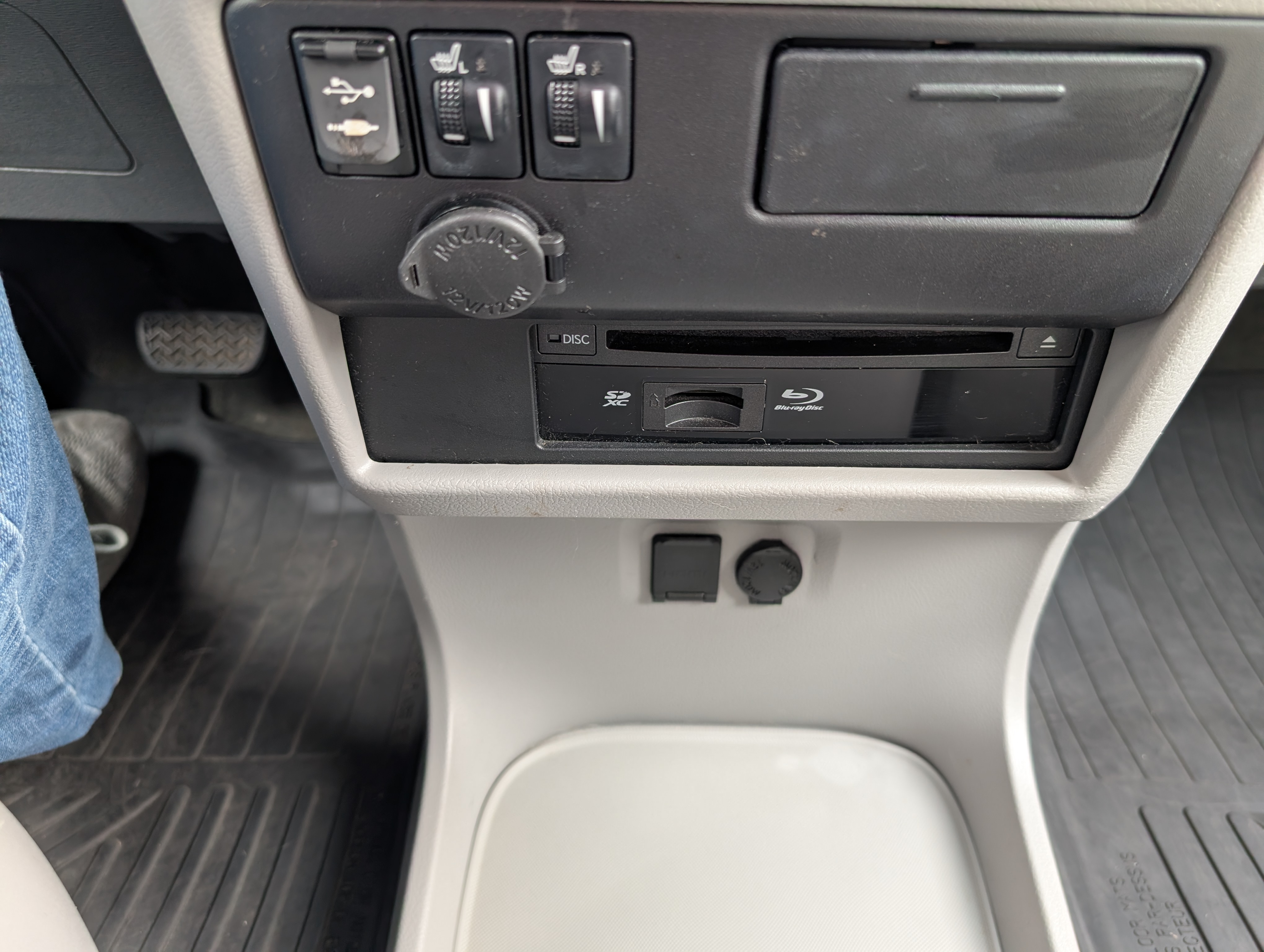 Used 2017 Toyota Sienna XLE Premium w/ Protection Package AWD/4WD image 24