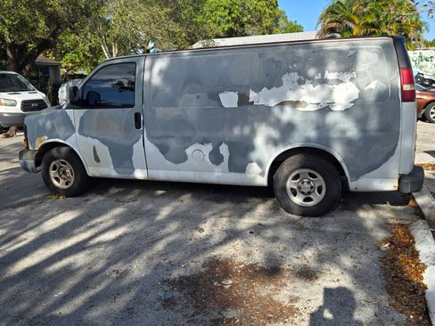 Used 2003 Chevrolet Express 1500 image 6