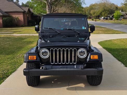 Used 2005 Jeep Wrangler Unlimited w/ Security Group image 2