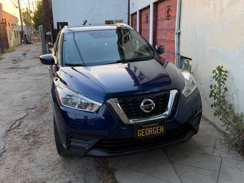 Used 2020 Nissan Kicks SV image 6