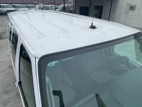 Used 2010 Ford E-250 and Econoline 250 image 27