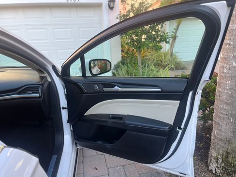 Used 2017 Ford Fusion Energi Titanium image 11