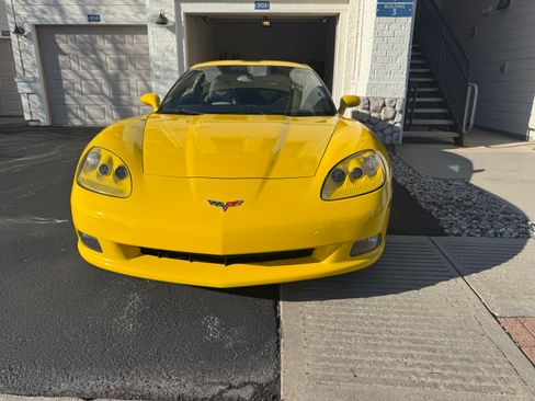 Used 2007 Chevrolet Corvette Coupe w/ Preferred Equipment Group image 2