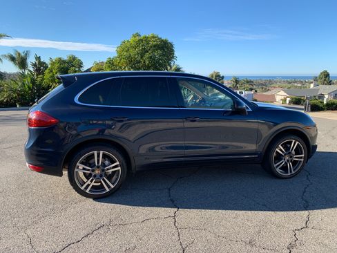 Used 2013 Porsche Cayenne S image 11