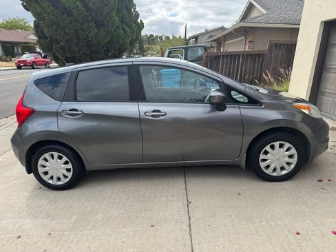 Used 2016 Nissan Versa Note SV FWD image 12