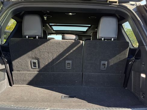 Used 2022 Ford Expedition Limited image 8