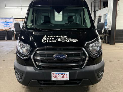 Used 2020 Ford Transit 250 Medium Roof AWD w/ Load Area Protection Package image 4
