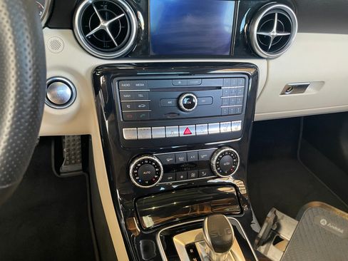 Used 2019 Mercedes-Benz SLC 300 image 21