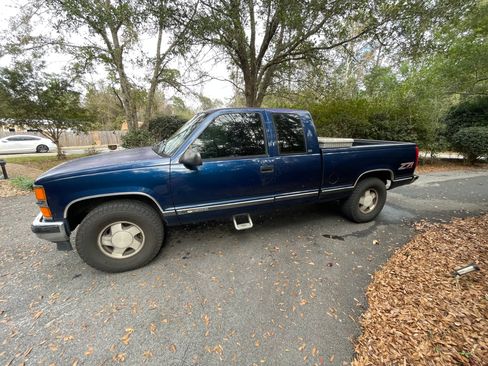 Used 1998 Chevrolet Silverado 1500 4x4 Extended Cab w/ Preferred Equipment Group 2 image 2