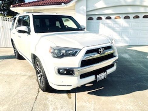 Used 2017 Toyota 4Runner Limited image 9