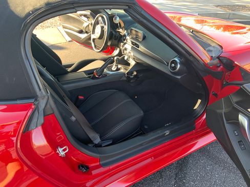 Used 2018 FIAT 124 Spider Classica RWD image 5