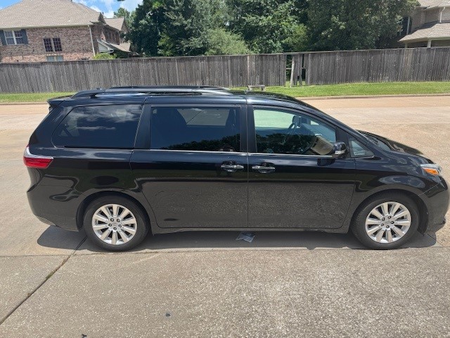 Used 2015 Toyota Sienna Limited Premium FWD image 4