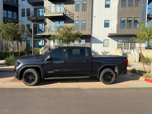 Used 2024 GMC Sierra 1500 Elevation image 8