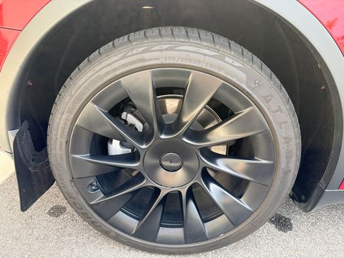 Used 2022 Tesla Model Y Long Range AWD/4WD image 15