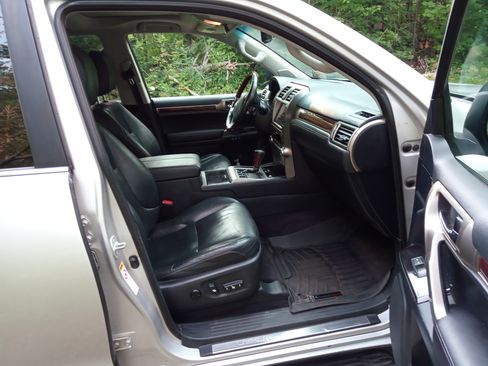 Used 2010 Lexus GX 460 image 18