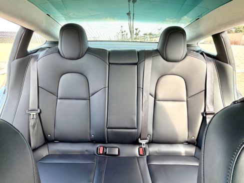 Used 2017 Tesla Model 3 Long Range RWD image 17
