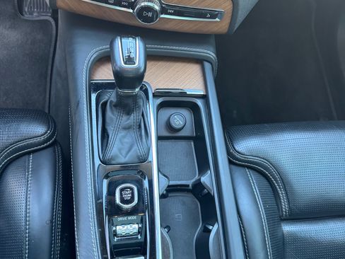 Used 2018 Volvo XC90 T6 Inscription w/ Convenience Package image 12