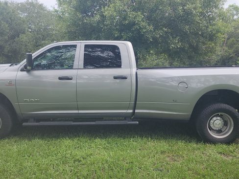 Used 2022 RAM 3500 Tradesman image 11