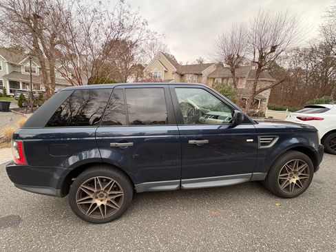 Used 2011 Land Rover Range Rover Sport HSE LUX image 5