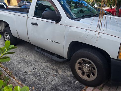 Used 2011 Chevrolet Silverado 1500 W/T image 9