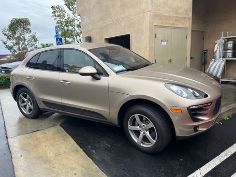 Used 2018 Porsche Macan Sport Edition image 9