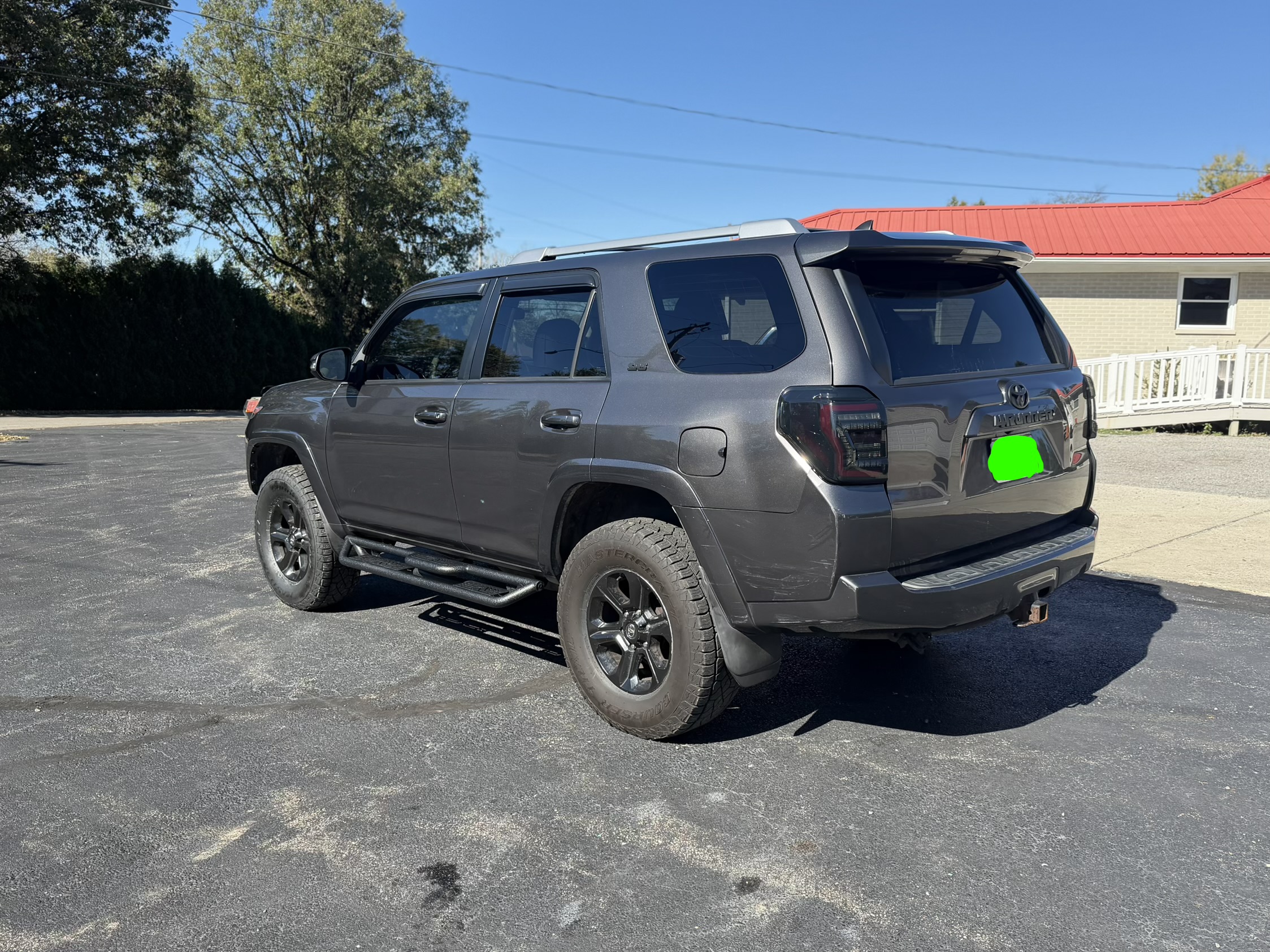 Used 2015 Toyota 4Runner SR5 AWD/4WD image 5