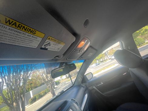 Used 2014 Kia Sorento LX image 11