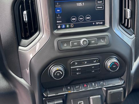 Used 2020 Chevrolet Silverado 1500 Custom w/ Custom 2.7L Value Package AWD/4WD image 17
