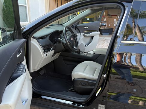 Used 2019 Cadillac XT4 Luxury FWD image 6