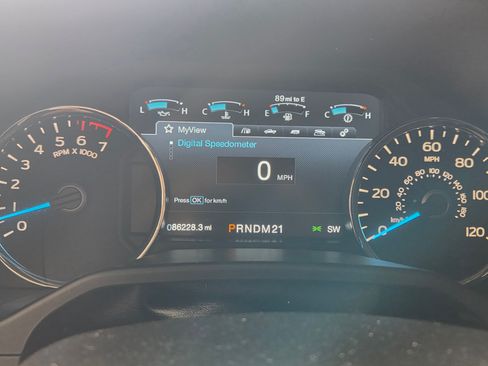 Used 2016 Ford F150 Lariat w/ Equipment Group 502A Luxury image 11