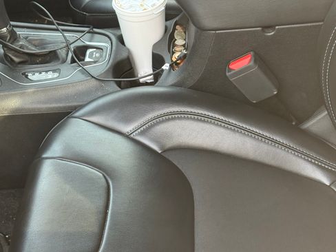 Used 2020 Jeep Cherokee Latitude Plus w/ Cold Weather Group image 11