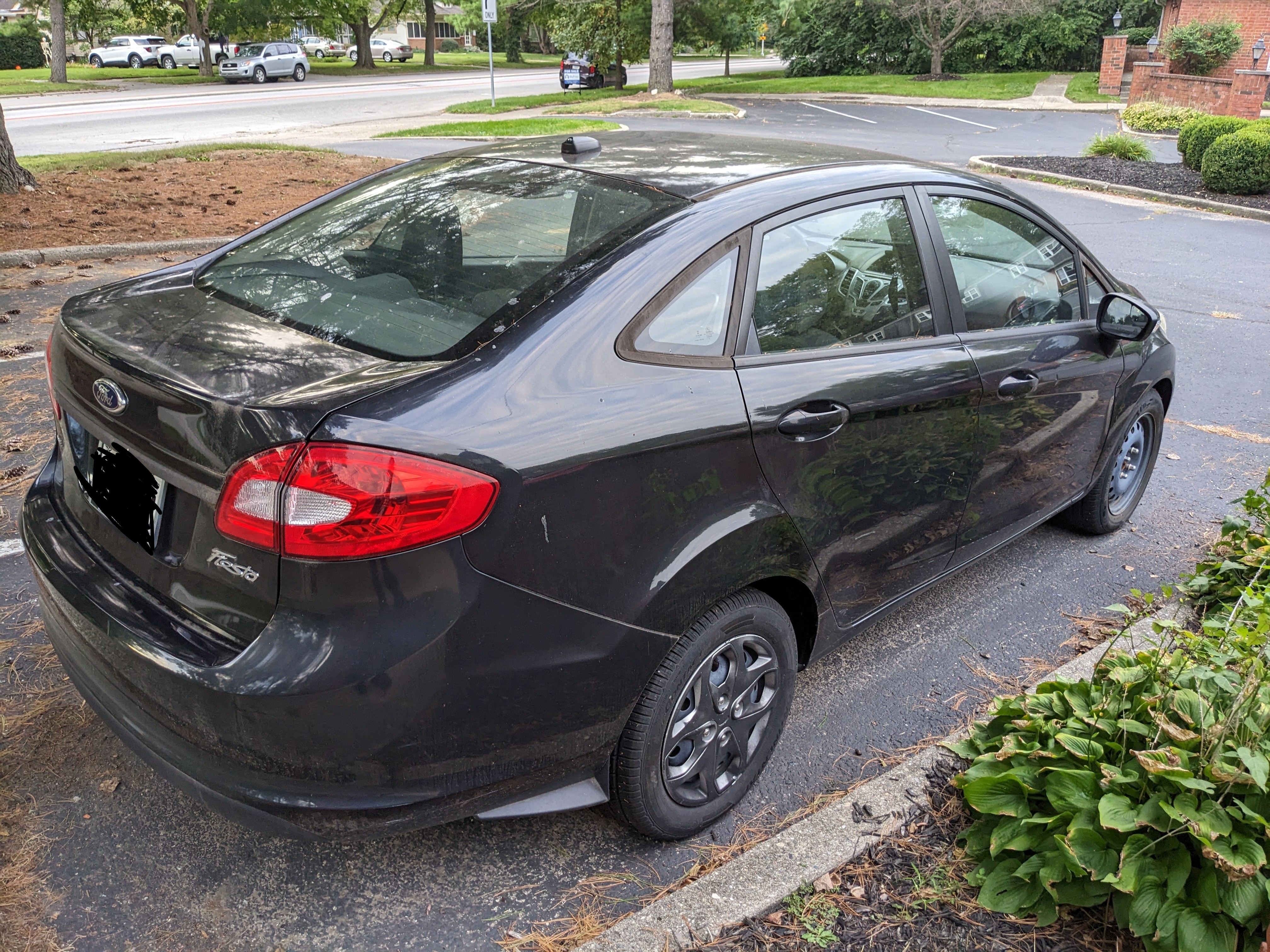 Used 2013 Ford Fiesta SE FWD image 4