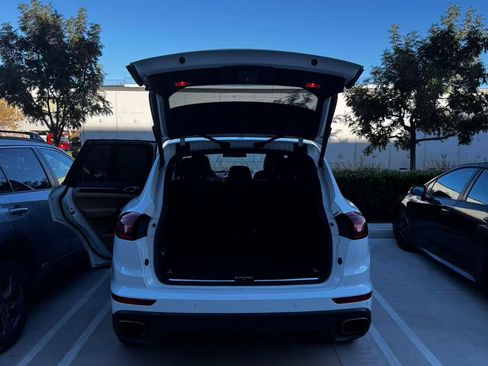 Used 2016 Porsche Cayenne image 23